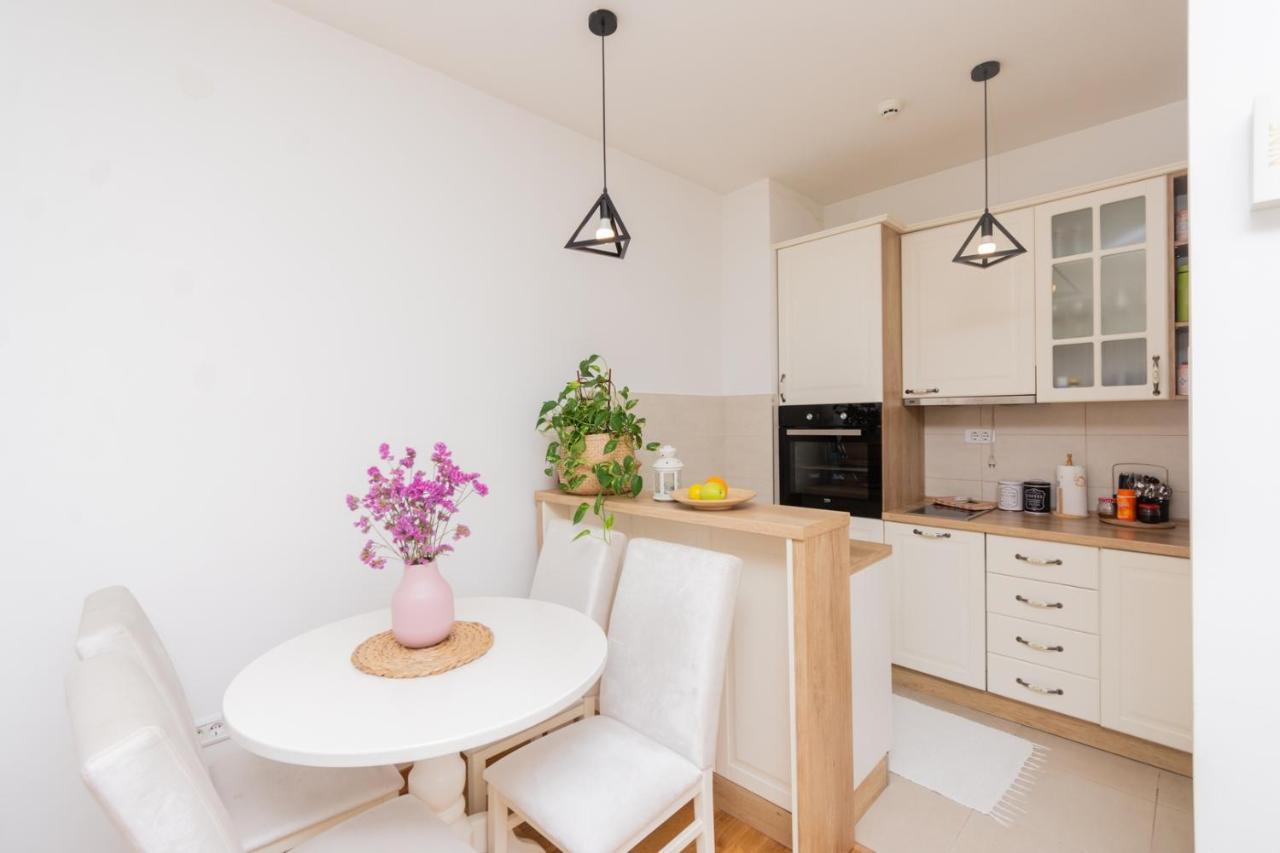Lux City Apartment With Parking Podgorica Bagian luar foto