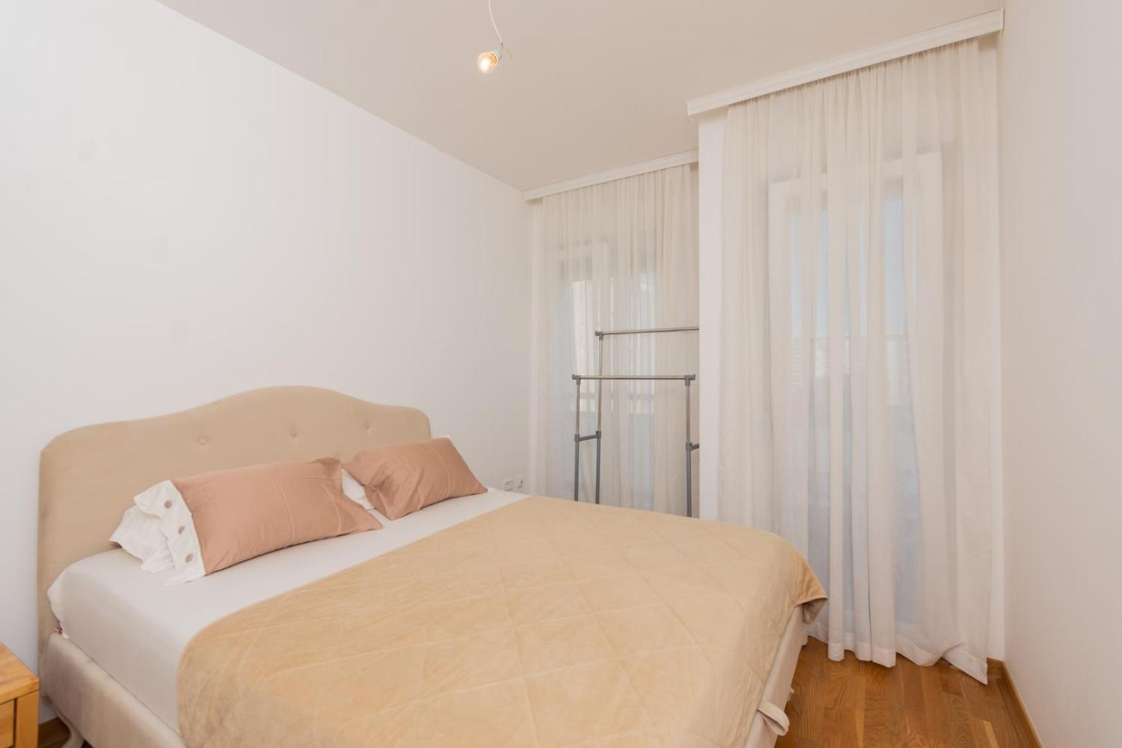 Lux City Apartment With Parking Podgorica Bagian luar foto