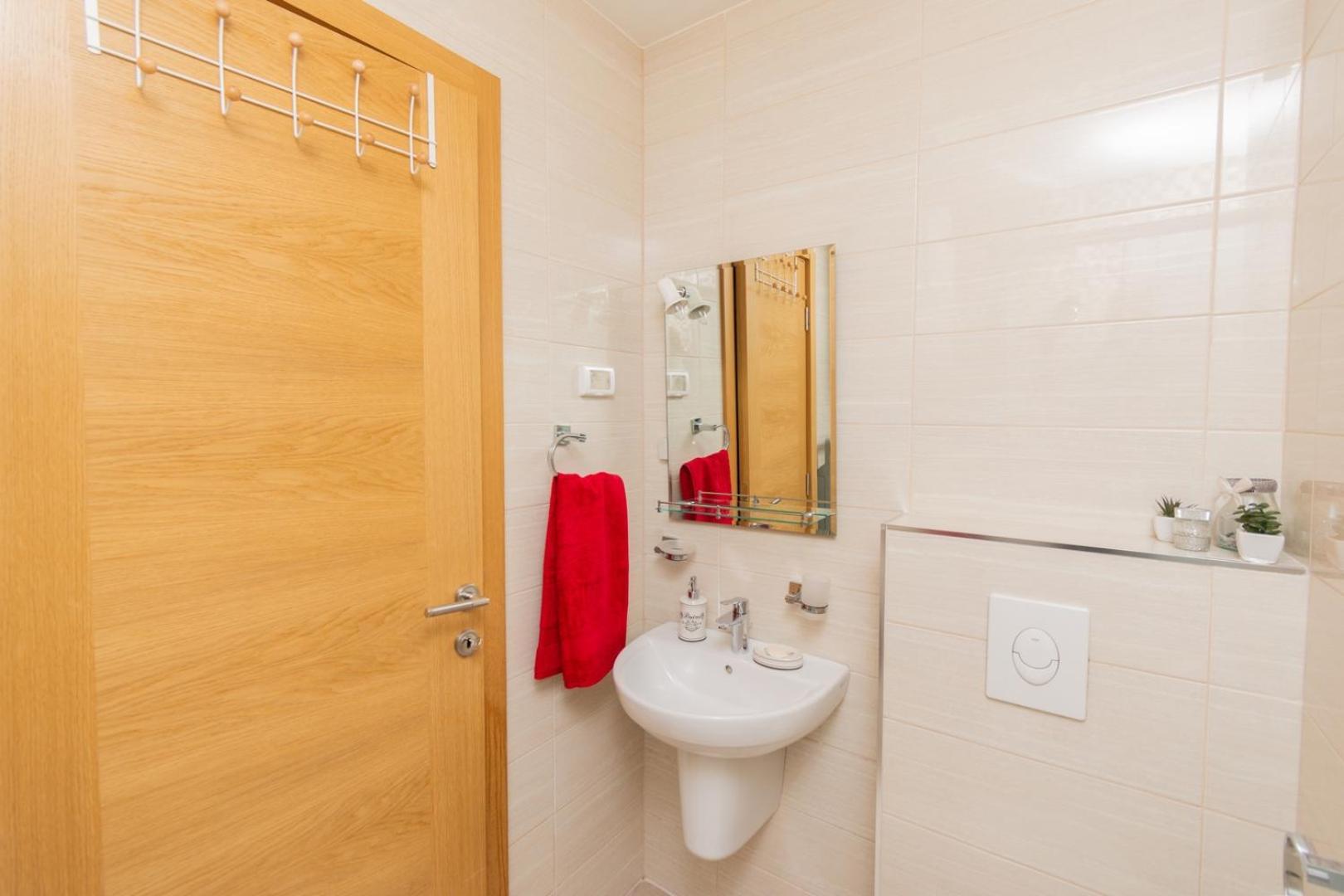 Lux City Apartment With Parking Podgorica Bagian luar foto