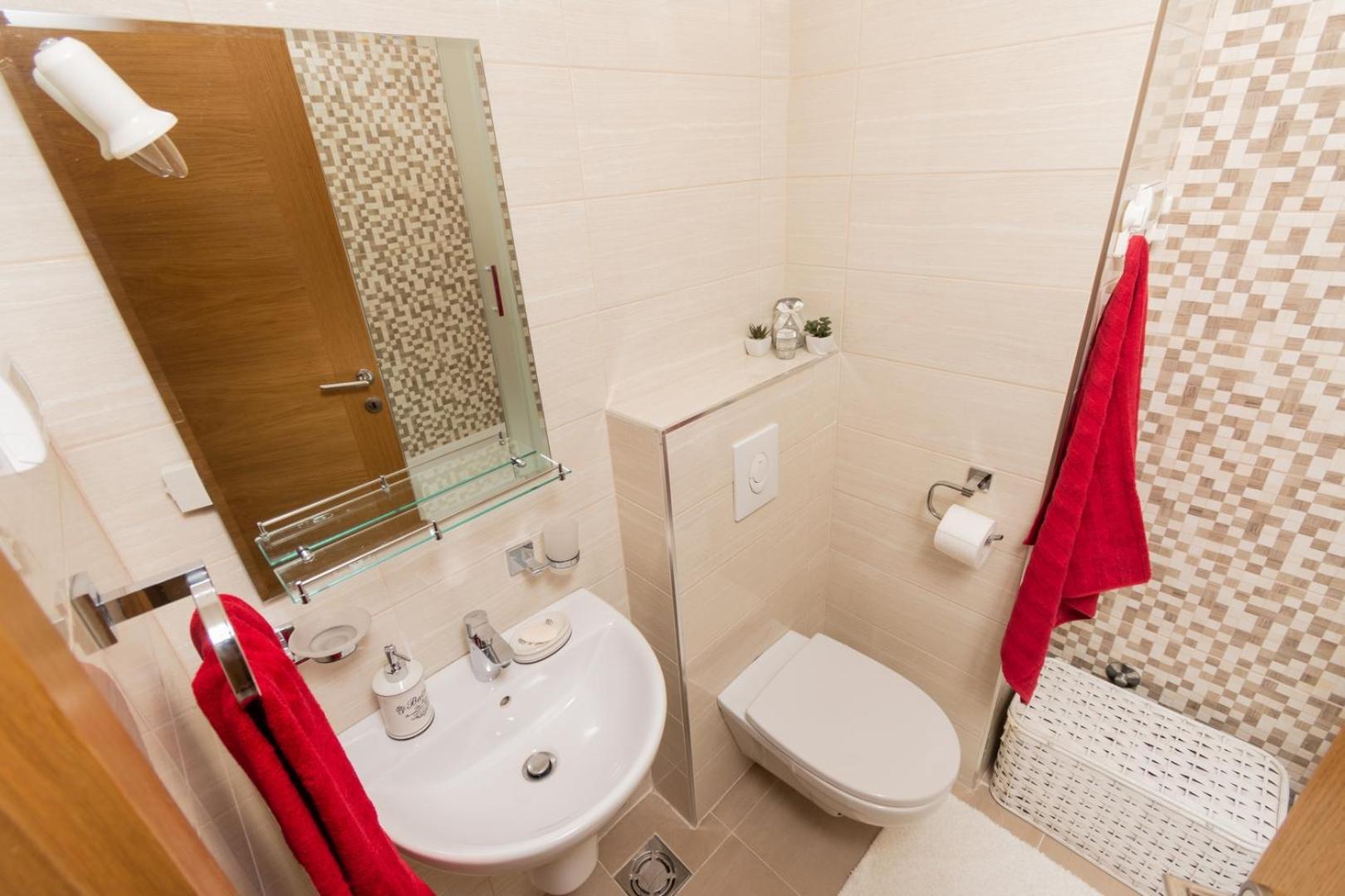 Lux City Apartment With Parking Podgorica Bagian luar foto